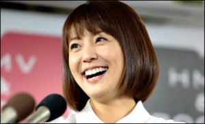 小林麻耶、引退表明