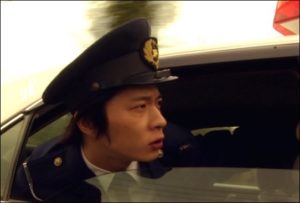 田中圭　画像　警官